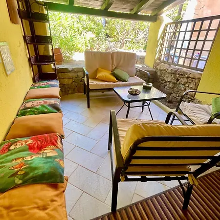 Lejlighed I Ginepri House